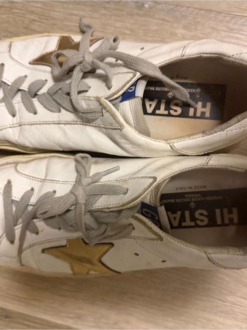 Golden Goose White Leather Sneakers with Gold Star Accent - Picture 4 of 4